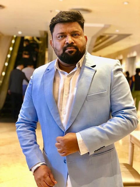 ஓட்டு போடுவதற்கு காசு வாங்குவது குற்றம் என்றால் ஓட்டு போட விரும்புகிறவனிடம் காசு பிடுங்குவதும் குற்றமே! - நீயா நானா கோபிநாத் கடும் சாடல்