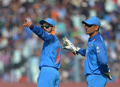 நான் தோனிக்கு நன்றிக்கடன் பட்டிருக்கிறேன்.. அவருக்கு திரும்பச் செய்வது தகும்: விராட் கோலி பேட்டி