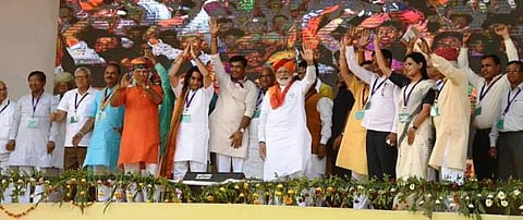 பாக். மிரட்டலுக்கு அஞ்சமாட்டோம்; தீபாவளிக்கு வெடிக்கவா அணு ஆயுதங்களை வைத்திருக்கிறோம்?- பிரதமர் மோடி கேள்வி