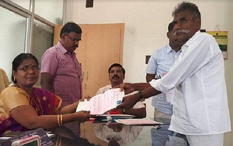 தேர்தல் மன்னன் பத்மராஜன் திருப்பரங்குன்றத்தில் வேட்புமனு தாக்கல்: 202-வது முறையாக போட்டி