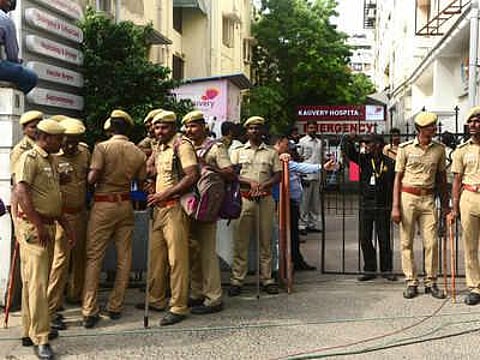 தமிழகம் உள்ளிட்ட 8 மாநிலங்களில் அலர்ட்; தீவிரவாதிகள் தாக்கலாம் என கர்நாடக போலீஸார் எச்சரிக்கை: தமிழகத்தில் போலீஸ் பாதுகாப்பு