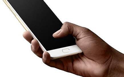 ‘அபாயகரமான வீடியோ’ : ட்விட்டரில் பகிர்ந்த மும்பை போலீஸ்- நெட்டிசன்கள் கடும் சாடல்