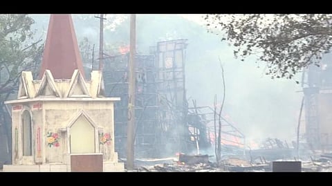 சென்னை சினிமா படப்பிடிப்பு அரங்கில் பெரும் தீ: லட்சக்கணக்கான ரூபாய் செட்டிங் நாசம்