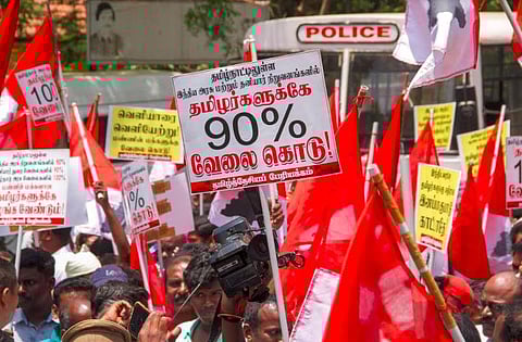 ட்விட்டரில் ட்ரெண்டாகும் #தமிழகவேலைதமிழருக்கே: திருச்சி போராட்டத்தின் எதிரொலி