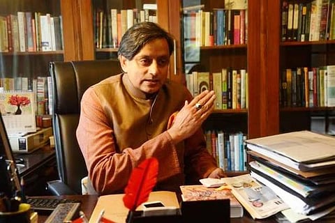 மோடி ஆட்சியை வீட்டுக்கு அனுப்புவதில் தென்னிந்தியாவுக்கு முக்கியப் பங்கு: சசி தரூர் தாக்கு