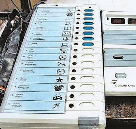 புதுச்சேரியின் ஒரு வாக்குச்சாவடியில் 12-ம் தேதி மறுவாக்குப்பதிவு: தேர்தல் ஆணையம் அறிவிப்பு