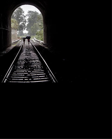 சுற்றுலா போகலாம்: ஒரு ரயில் பாதை ஒரு மலைக்குகை ஒரு நாள்