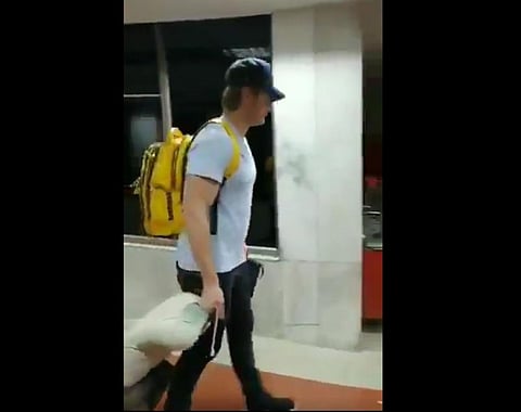 காலில் காயத்துடன் நொண்டிச் செல்லும் வாட்ஸன்: குணமடைய ரசிகர்கள் வாழ்த்து