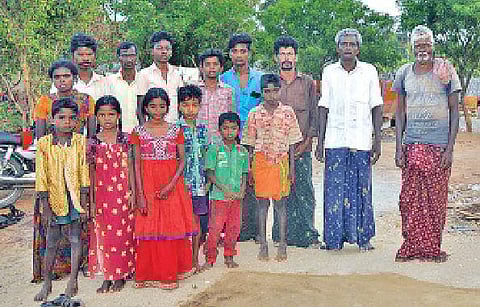 பரிதவிக்கும் பழங்குடி மாணவர்கள்: ஜாதிச் சான்றிதழ் கிடைக்காததால் அவதி