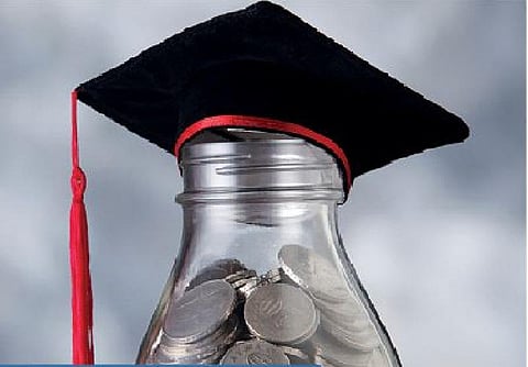 ஊக்கமளிக்கும் ஊக்கத்தொகை: இடைநின்று போவதைத் தடுக்க வங்கி உதவி