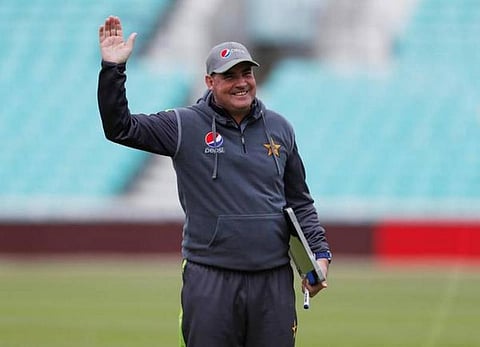 பாக். பயிற்சியாளர் மிக்கி ஆர்தர், தேர்வுக்குழு தலைவர் இன்சமாம் உல் ஹக் பதவிகள் முடிவுக்கு வருகின்றன