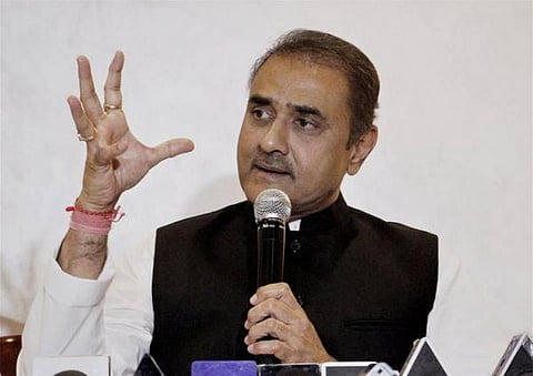 ‘முறைகேடுகள்’ தொடர்பாக யுபிஏ முன்னாள் மத்திய அமைச்சர் பிரபுல் படேலை விசாரணைக்கு அழைத்தது அமலாக்கத்துறை