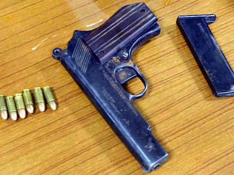 கிரேட்டர் நொய்டாவில் சமாஜ்வாதி தலைவரை சுட்ட மர்மநபர்கள்: அடுத்தடுத்து கட்சியினர் தாக்கப்படுவதால் பதற்றம்