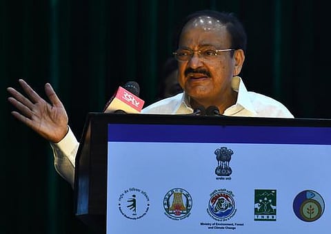 புதிய கல்வி கொள்கையின் வரைவை பொதுமக்கள் படித்து ஆய்வு செய்ய வேண்டும்; அவசரப்பட்டு முடிவுக்கு வரக்கூடாது: வெங்கய்ய நாயுடு வேண்டுகோள்