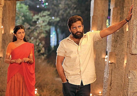 இயக்குநரின் குரல்: கடைக்கோடி மனிதனுக்கான போராட்டம்! - ஆதியன் ஆதிரை