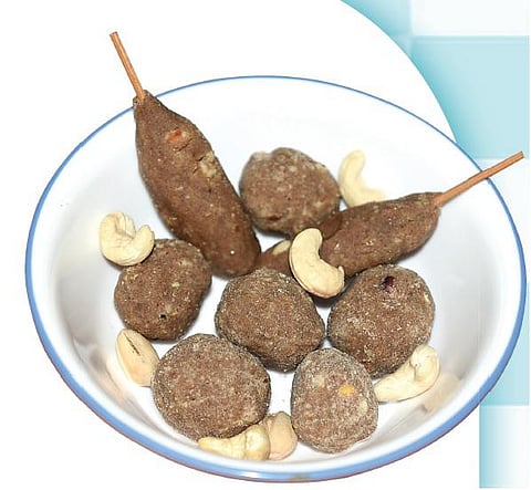 குழந்தைகளுக்கான மாலை விருந்து - ராகி சத்துமாவு உருண்டை