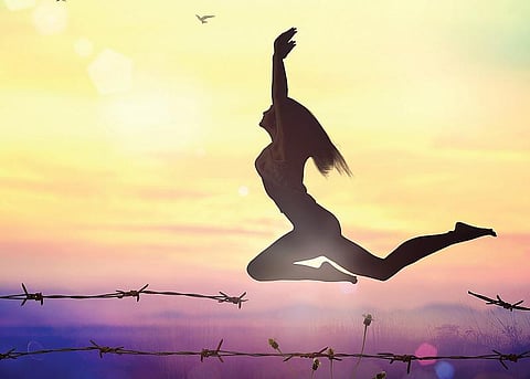 பார்வை: உடன் இருப்பவர்களால் நிகழ்த்தப்படும் வன்முறை