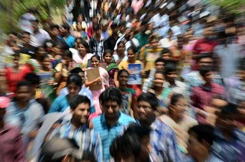 மன அழுத்தத்தை விரட்டியது எப்படி?- நீட் தேர்வில் வென்ற அரசுப் பள்ளி மாணவிகளின் சக்சஸ் அனுபவங்கள்