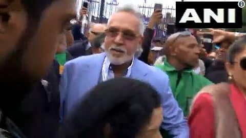 ‘‘திருடன்... திருடன்...’’ - கிரிக்கெட் போட்டியை காண வந்த மல்லையாவை சூழ்ந்து கோஷம் எழுப்பிய இந்தியர்கள்; வைரலாகும் வீடியோ