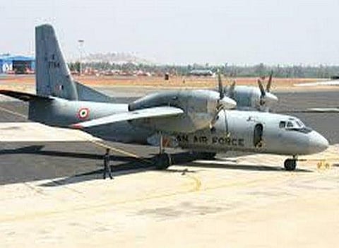 9 நாட்கள் தீவிர தேடலுக்குப் பிறகு காணாமல்போன விமான பாகங்கள் அருணாச்சல் மலையில் கண்டுபிடிப்பு: விமானி உட்பட 13 பேரின் நிலை தெரியவில்லை