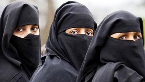 மக்களவையில் புதிதாக முத்தலாக் தடை மசோதா இன்று தாக்கல்