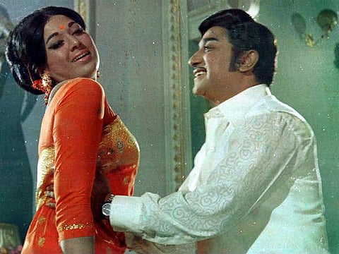 வசந்தமாளிகை - அப்பவே அப்படி கதை!