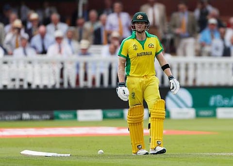 பிஞ்ச் அபார சதம்; 32 ஓவர்களில் 173/1-லிருந்து வீணடித்த ஆஸி.; ஸ்டாய்னிஸ் தேவையற்ற ரன் அவுட்: 285 ரன்களுக்கு மட்டுப்படுத்தப்பட்டது