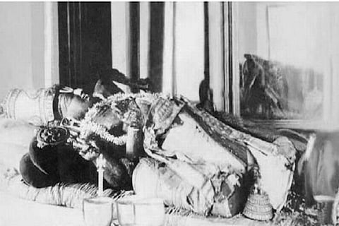 24 நாள் நின்ற திருக்கோலம்; 24 நாள் அனந்த சயனம்!
- இது காஞ்சி அத்தி வரத தரிசனம்