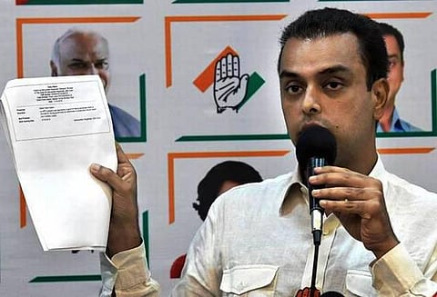 மும்பை காங்கிரஸ் கட்சியின் தலைவர் பதவியிலிருந்து மிலிந்த் தியோரா ராஜினாமா