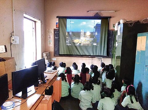 அறிவியல் தொழில்நுட்பத்தில் அசத்தும் மாநகராட்சிப் பள்ளி