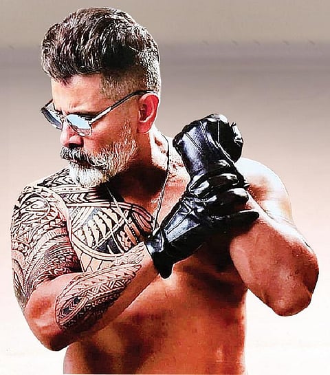 விக்ரம் பேட்டி: மகனைப் பார்த்து மிரண்டேன்!