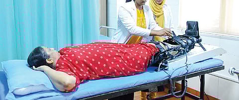 சிகிச்சை டைரி 13: அறுவை சிகிச்சையைத் தவிர்த்த அனுபவசாலி மருத்துவர்