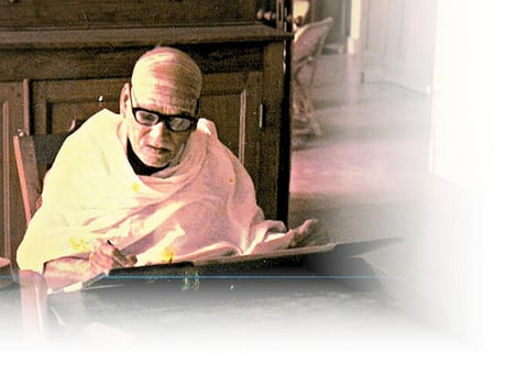 பசித்த மானிடம்: ஆசையும் குரோதமும் நடத்தும் நாடகம்