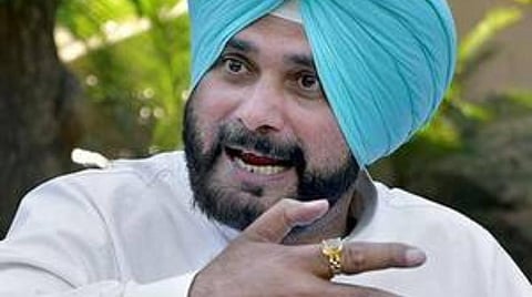 ‘சித்து ராஜினாமா மிரட்டல் நாடகம்’- சக அமைச்சர்கள் கடும் விமர்சனம்: பஞ்சாபிலும் காங்கிரஸுக்கு நெருக்கடி