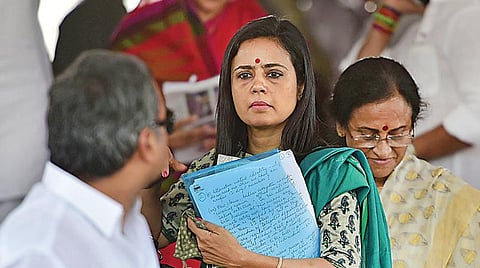 பெண் அரசியல்: மஹுவாவின் ஏழு அஸ்திரங்கள்