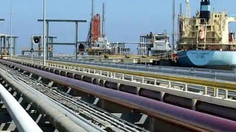 ஈரானிடம் கச்சா எண்ணெய் வாங்கிய சீன நிறுவனத்துக்கு தடை: அமெரிக்காவின் அதிரடி நடவடிக்கையால் சர்ச்சை