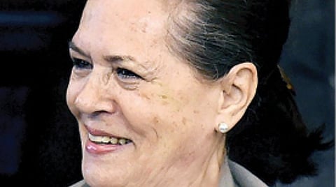 மத்திய தகவல் ஆணையத்தின் சுதந்திரத்தை பறிக்கும் அரசு: காங்கிரஸ் மூத்த தலைவர் சோனியா குற்றச்சாட்டு