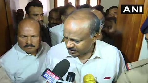 ஜேடிஎஸ் கட்சியின் தலைவர் குமாரசாமி நிருபர்களுக்கு இன்று பேட்டி அளித் காட்சி : படம் ஏஎன்ஐ