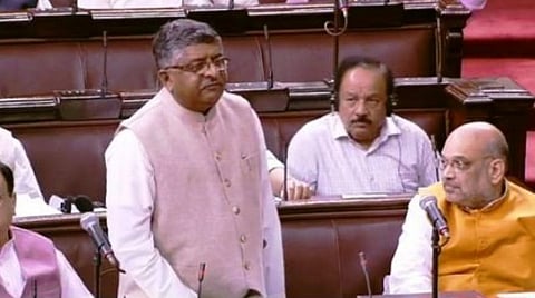 முத்தலாக் தடை மசோதாவை அறிமுகம் செய்து மத்திய சட்டத்துறை அமைச்சர் ரவிசங்கர் பிரசாத் பேசிய காட்சி : படம் ஏஎன்ஐ