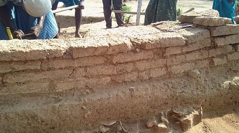 கீழடி அகழாய்வில் ஒரே நாளில் 12 அடி நீள சுவர் உட்பட 3 சுவர்கள் கண்டுபிடிப்பு