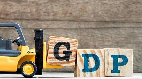 பொருளாதார வளர்ச்சியில் இந்தியா பின்னடைவு: 5-ம் இடத்தில் இருந்து 7-ம் இடத்துக்கு சரிவு