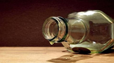 மது போதையில் தகராறு: ஒருவர் கொலை- நண்பர்கள் 6 பேர் தலைமறைவு