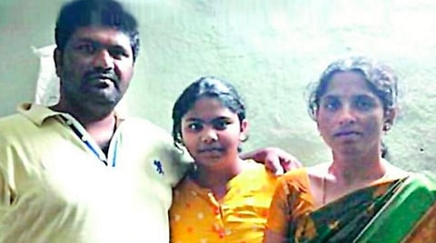 குடும்பத்தினருடன் ரிக்காலா விலாஸ்