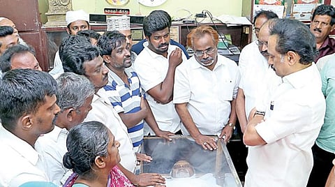 மறைந்த திமுக தலைவர் கருணாநிதி பாராட்டிய ‘ஆயிரம் விளக்கின் அற்புத விளக்கு’ எஸ்.ஏ.எம். உசேன் காலமானார்: கடைசி வரை எளிமையான தொண்டனாகவே வாழ்ந்தார்