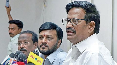 சென்னை சத்தியமூர்த்தி பவனில் நேற்று தமிழ்நாடு காங்கிரஸ் கட்சி தலைவர் கே.எஸ்.அழகிரி செய்தியாளர்களை சந்தித்தார். படம்: ம.பிரபு