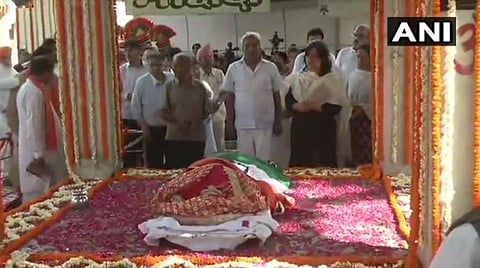 சுஷ்மா ஸ்வராஜ் உடல் தகனம்: இறுதிச்சடங்கில் பிரதமர் மோடி, அத்வானி பங்கேற்பு