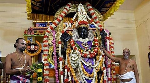 காஞ்சியில் ஆக. 13, 14, 16-ம் தேதிகளில் பள்ளி, கல்லூரிகளுக்கு விடுமுறை; அத்திவரதர் வைபவ பணிகளில் ஈடுபட்டுள்ள ஊழியர்களுக்கு சிறப்பு ஊக்கத் தொகை: முதல்வர் பழனிசாமி அறிவிப்பு