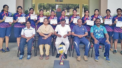 வாலிபால் போட்டியில் அசத்திய சச்சிதானந்த ஜோதி நிகேதன் பள்ளி!