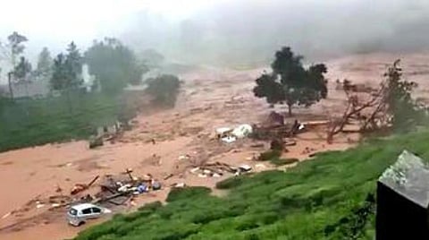 வயநாடு மாவட்ட புதுமலா கிராம வெள்ளம் நிலச்சரிவு பற்றிய வீடியோ பிடிப்பு.