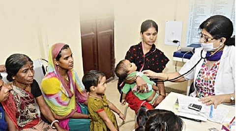 நடந்துசெல்லும் தூரத்தில் அரசு மருத்துவமனைகள்